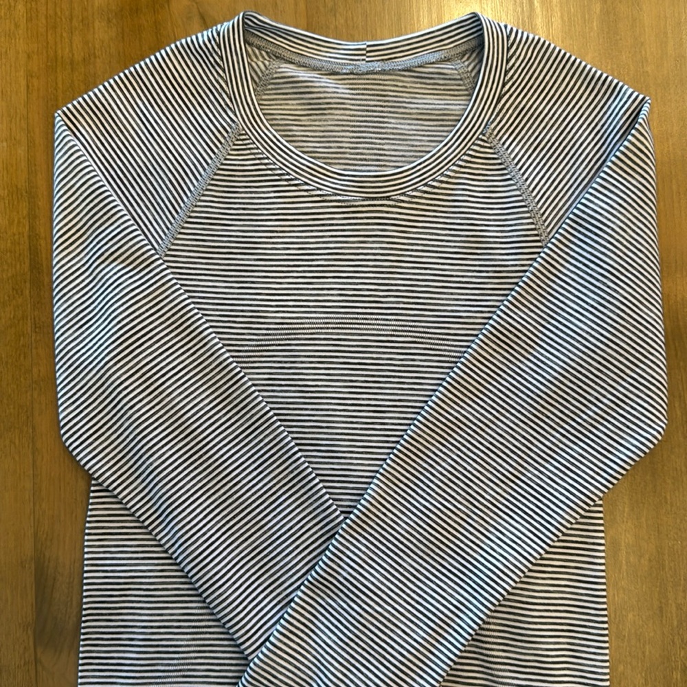 Size 2 Long Sleeve Lululemon Swiftly